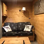 De Mae Apartment *