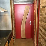 De Mae Apartment