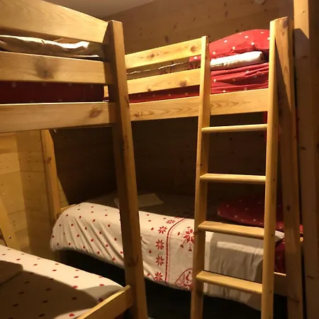 De Mae Apartment