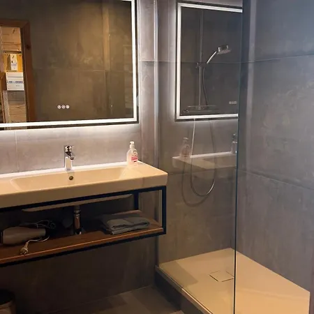 De Mae Apartment *